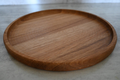 Большая деревянная тарелка из дуба, Ø30 см от мастерской DIVIRO
